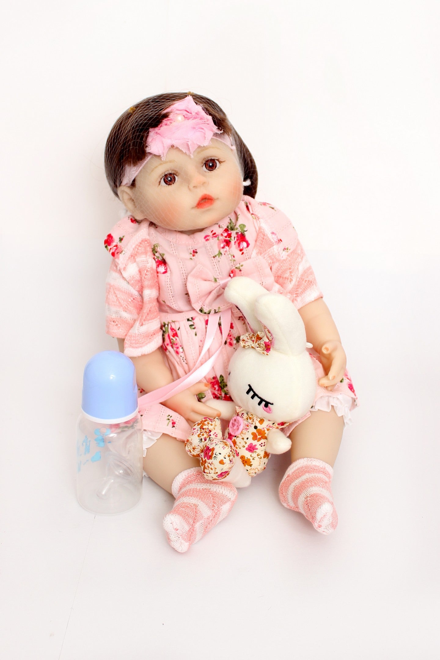 Muñeca reborn. Bellas muñecas realista con sus accesorios y certificado.