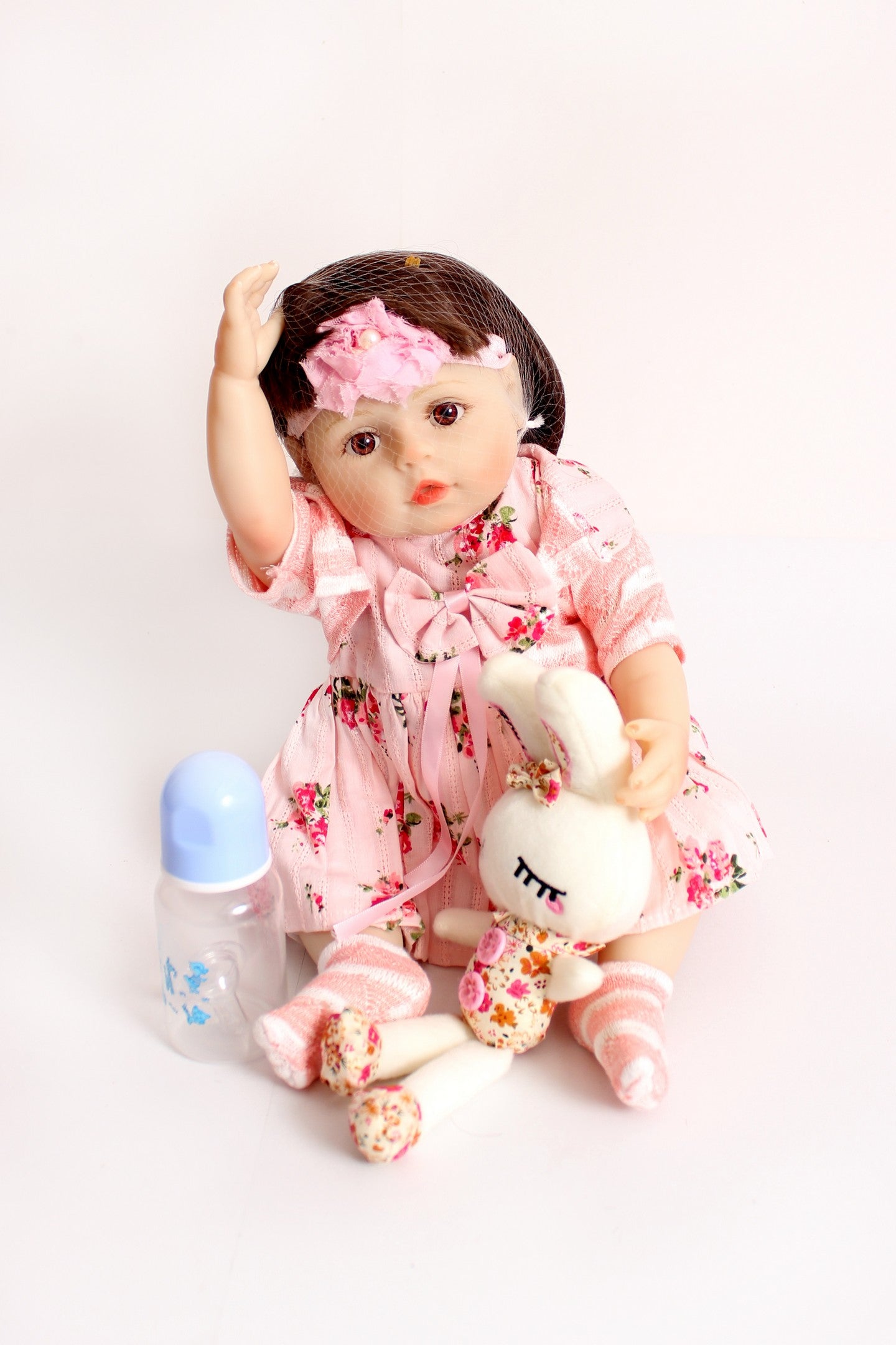 Muñeca reborn. Bellas muñecas realista con sus accesorios y certificado.